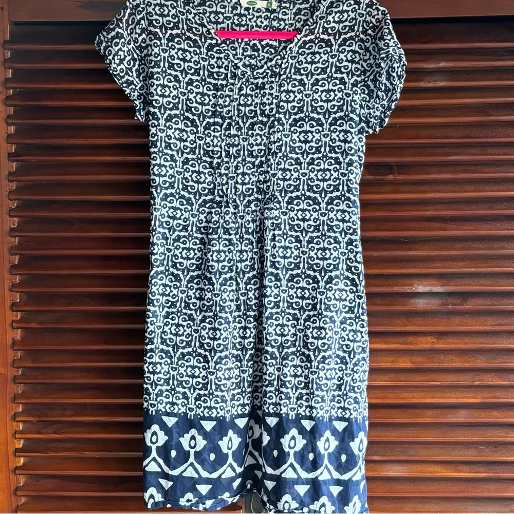 Dolma coverup/dress XS. Navy blue and white print. Like new condition.
